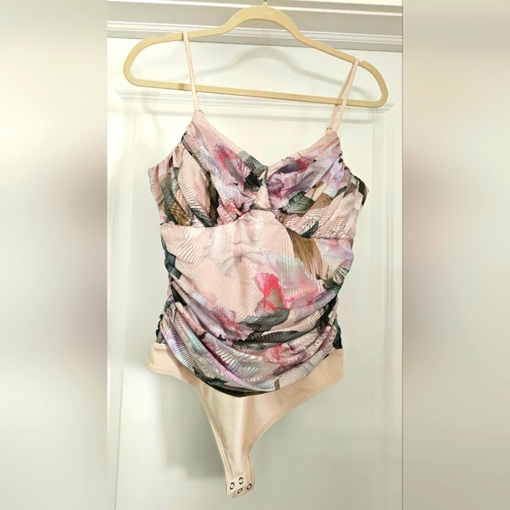 NWT,  Express body contour tank top.  Size LG.  Floral multi color